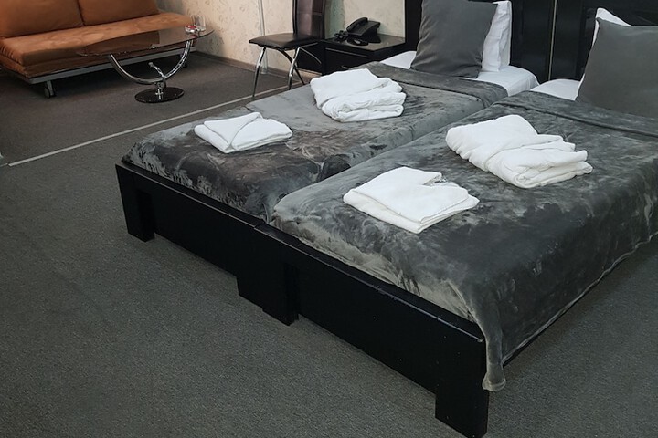 Room 15 of 37
