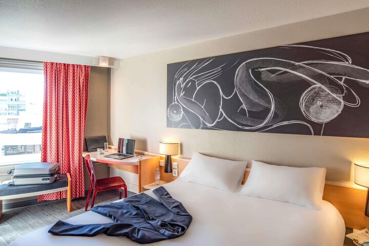 Room 12 of 49
