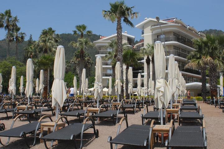 Pools & Facilities