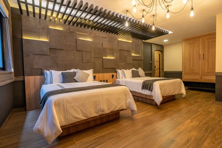 Room 2 of 28