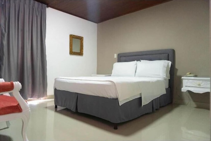 Room 2 of 61