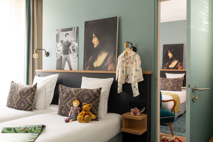 Room 33 of 68