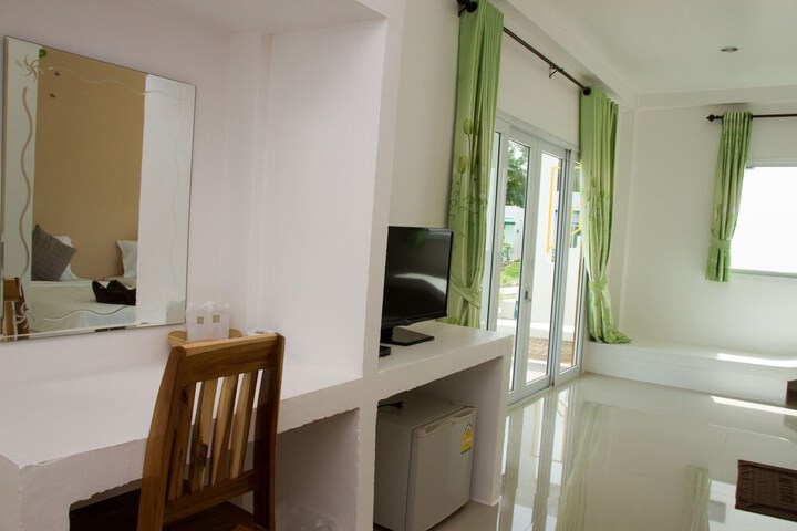 Room 13 of 79