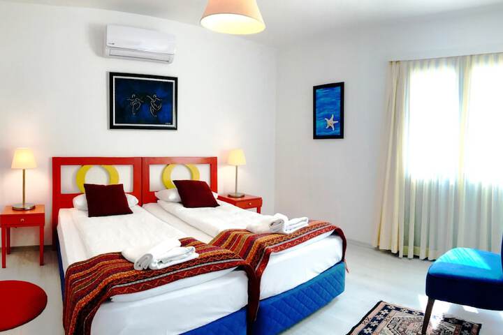 Room 32 of 144