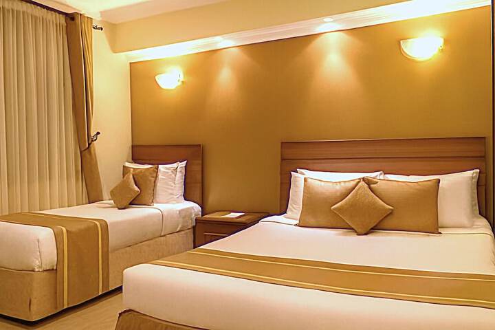 Room 9 of 32