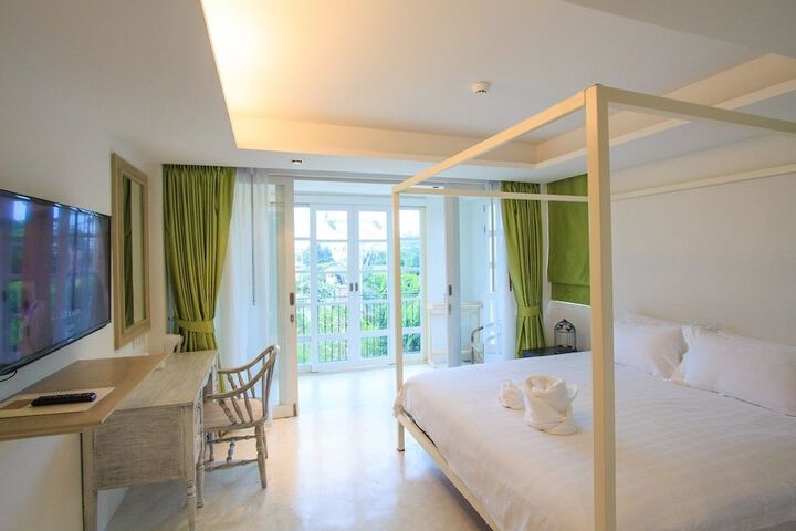 Room 4 of 53