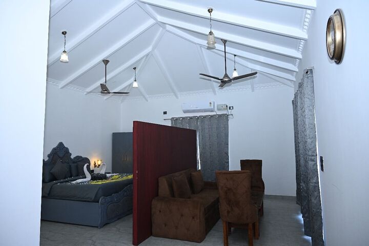 Room 5 of 53