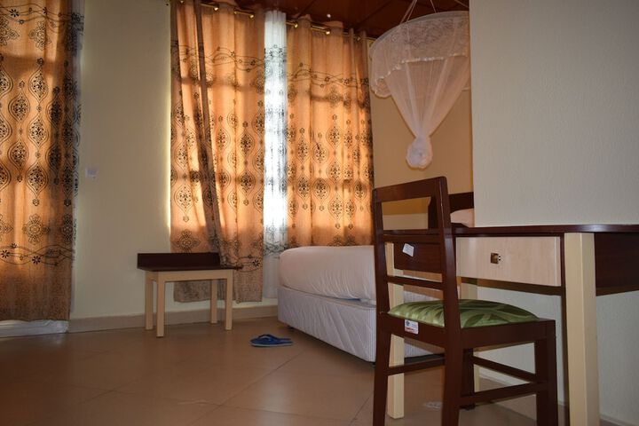 Room 34 of 97