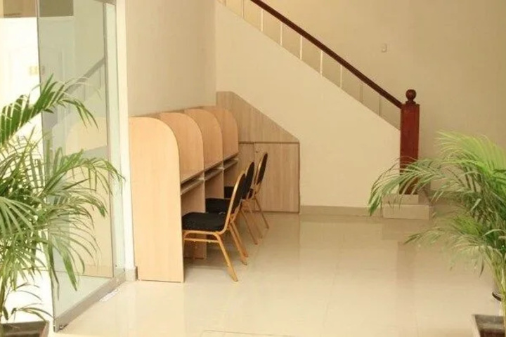 Room 9 of 10