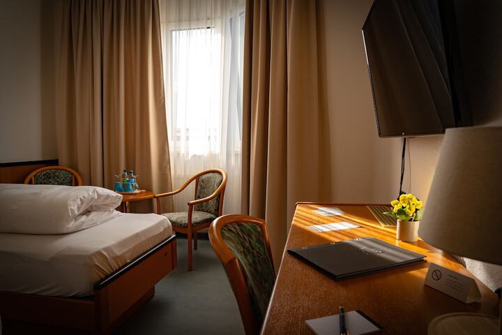 Room 14 of 63