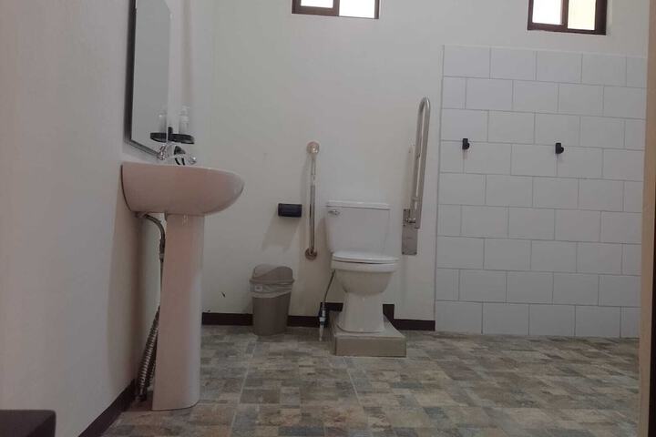 Room 123 of 159