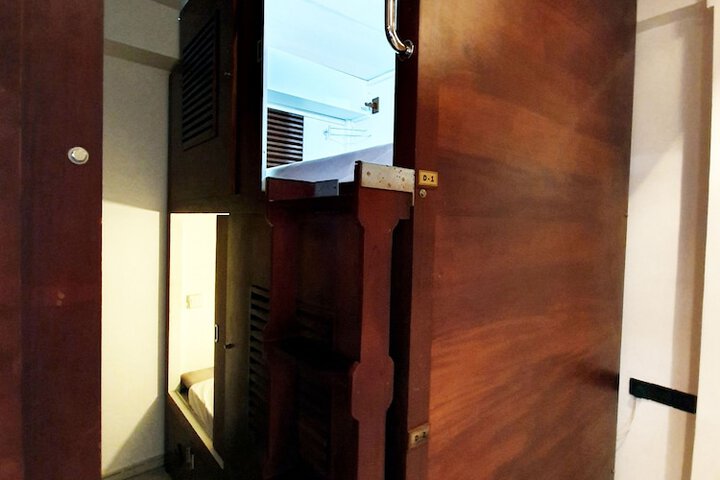 Room 13 of 24