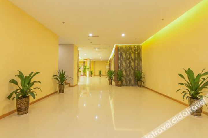 Hotel Interior 20 of 32