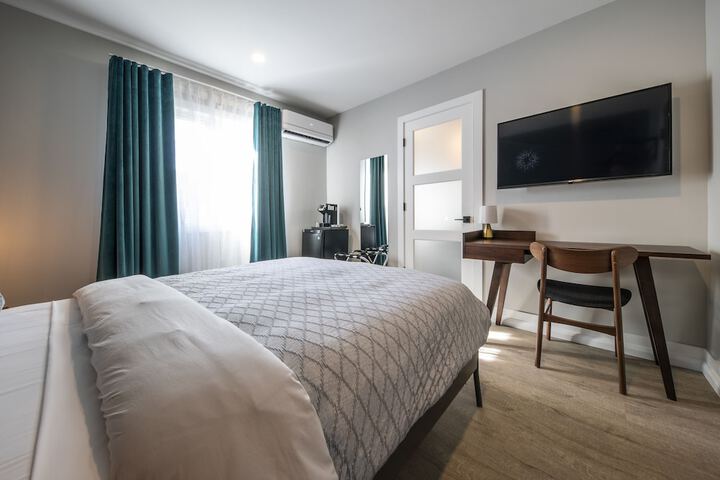 Room 10 of 48