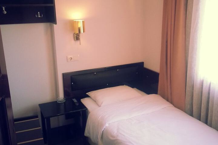 Room 6 of 23