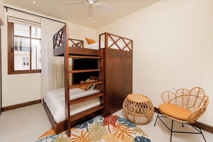 Room 50 of 1000