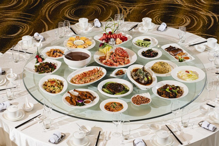 Dining 232 of 378