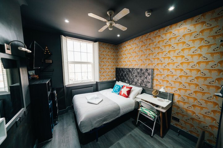 Room 68 of 344