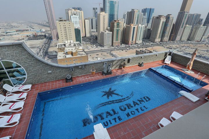 Pool Hotel