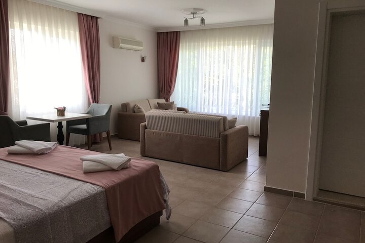 Room 25 of 73