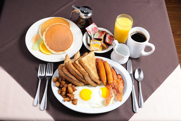 Breakfast/Coffee Service 28 of 38