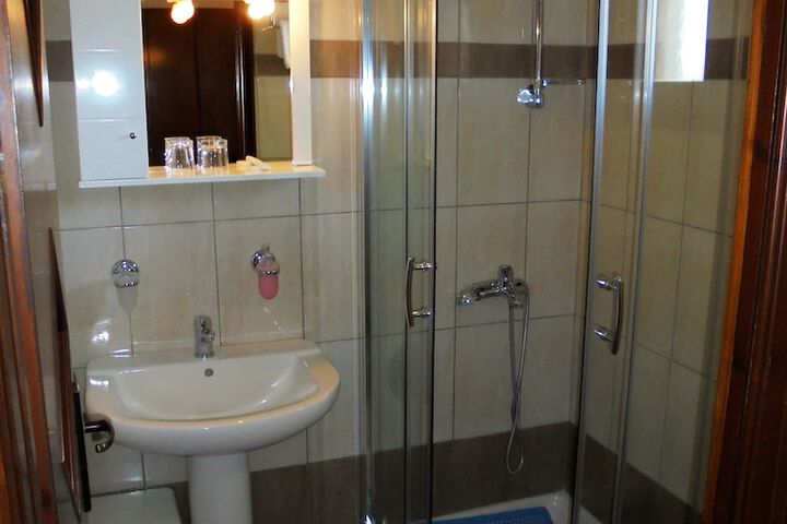 Room 30 of 54