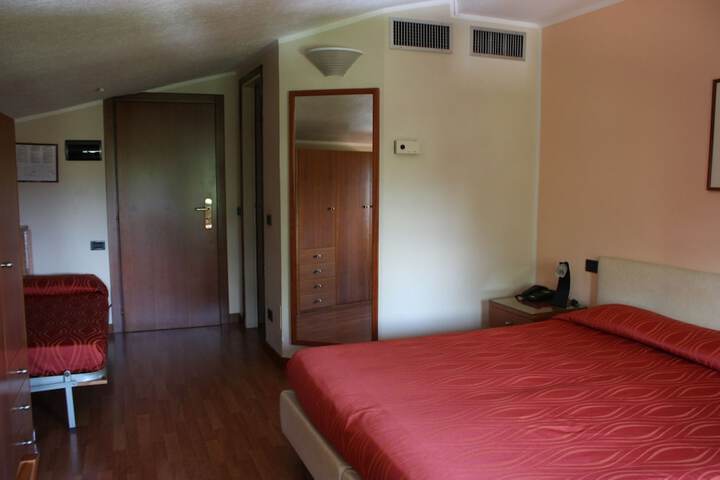 Room 12 of 70