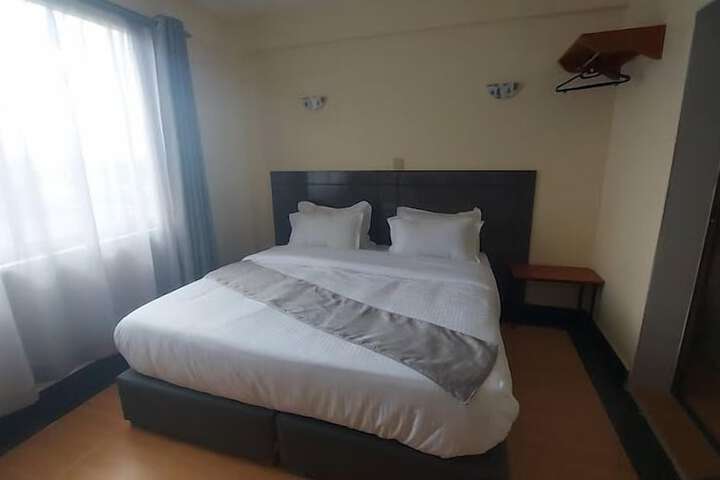 Room 11 of 30