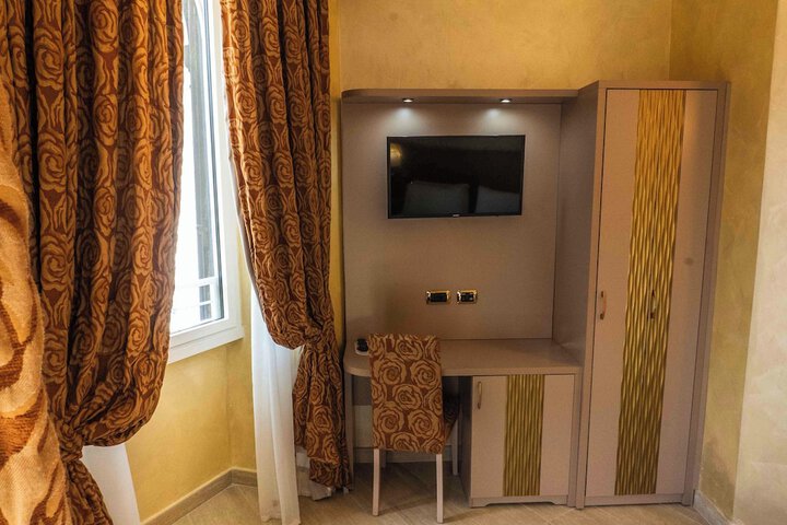 Room 32 of 140
