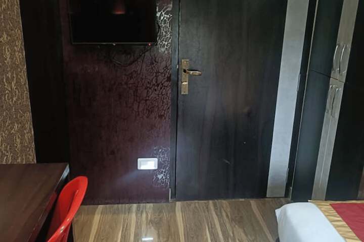 Room 25 of 36