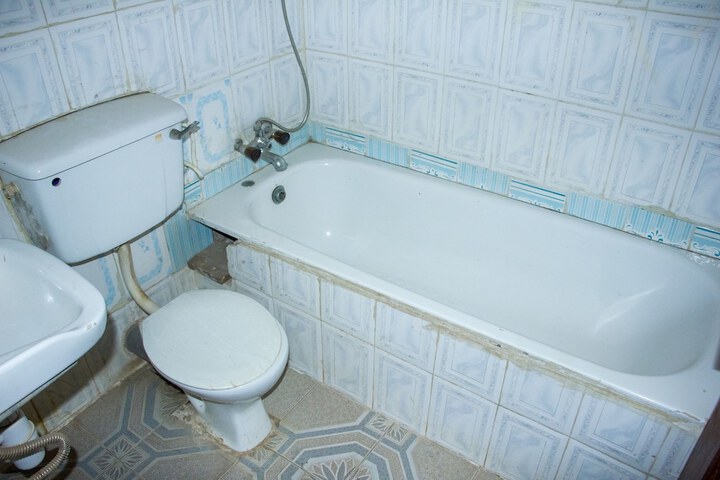 Room 13 of 20