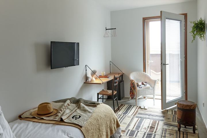 Room 15 of 52