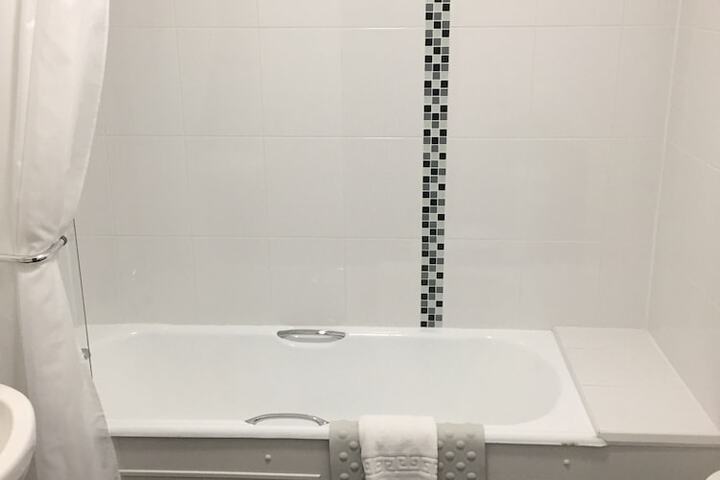 Room 14 of 39