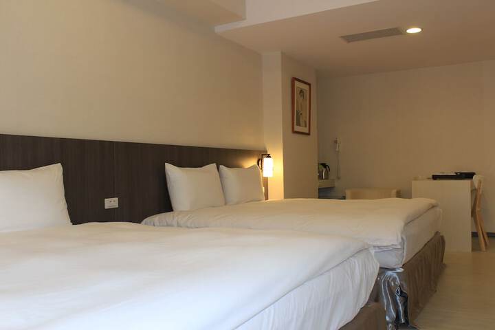 Room 15 of 48