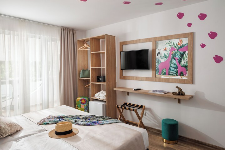 Room 30 of 87