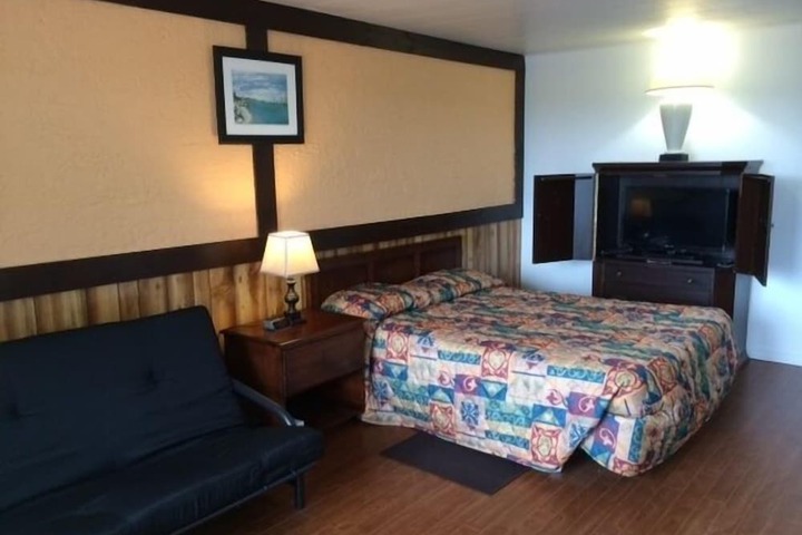 Room 8 of 23