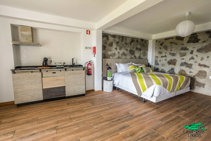 Room 6 of 10