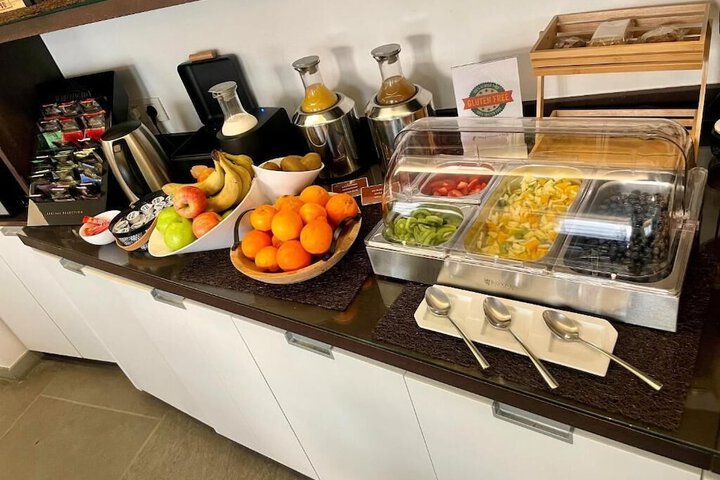 Dining 40 of 46