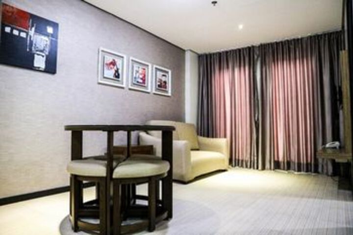 Room 52 of 54