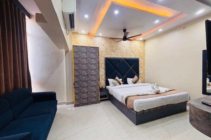 Room 30 of 49