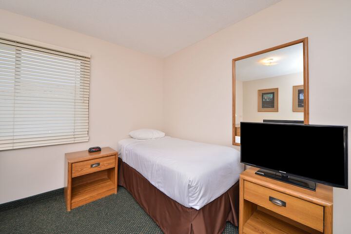 Room 13 of 43