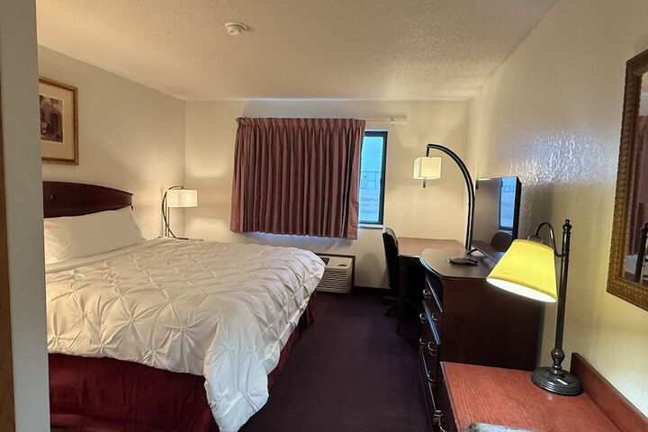 Room 10 of 36