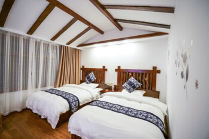 Room 5 of 44
