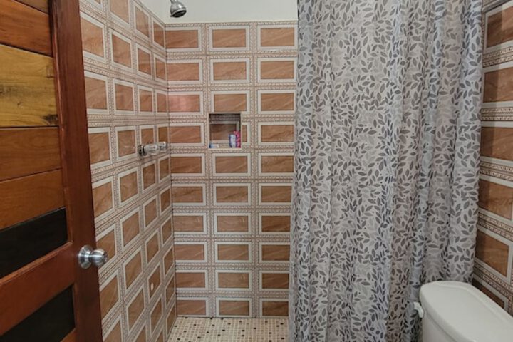 Room 17 of 28