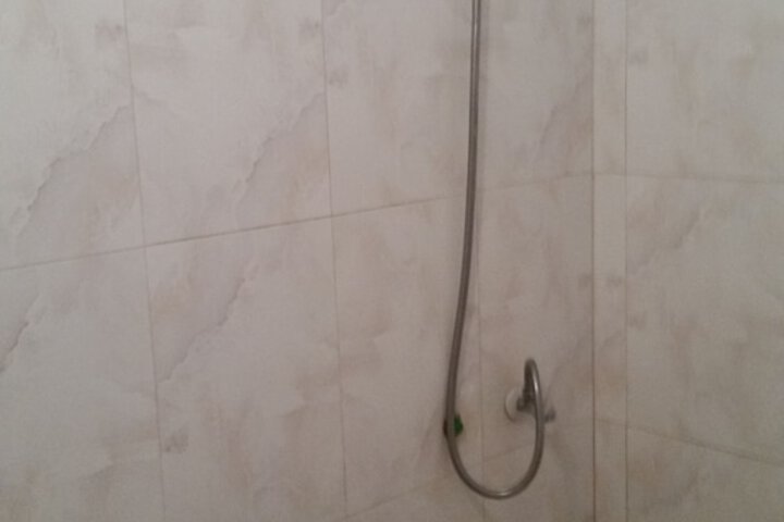 Room 6 of 8
