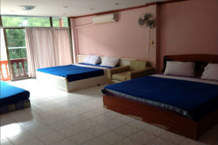 Room 16 of 18