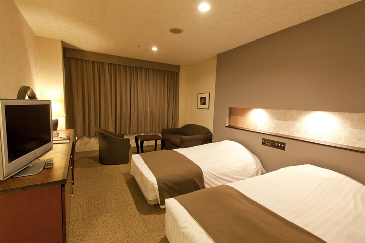 Room 16 of 240