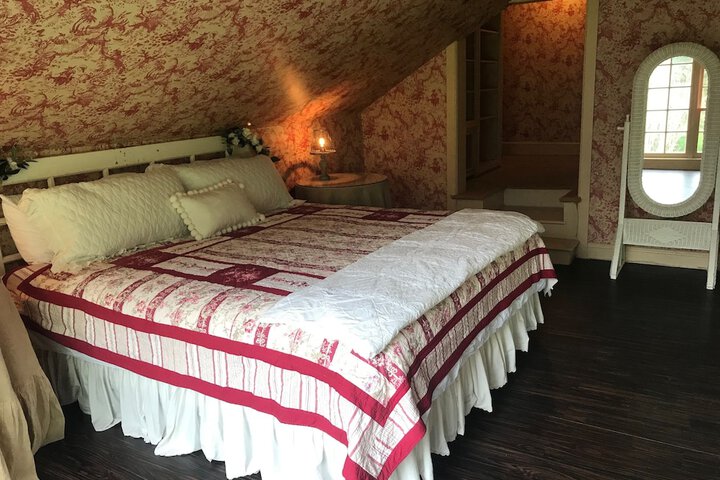 Room 5 of 66
