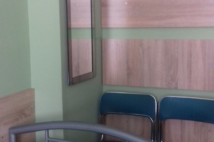 Room 10 of 25