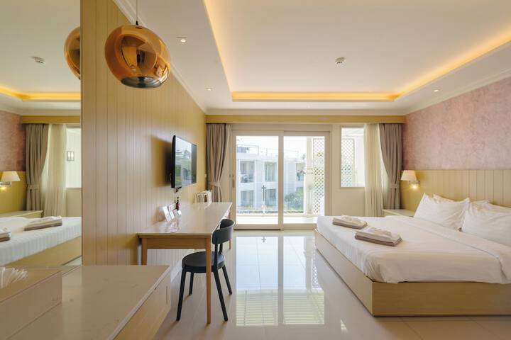 Room 14 of 284